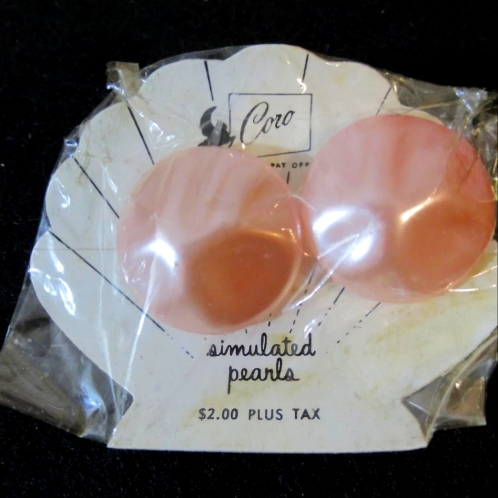 Vintage Coro Pegasus Pink Simulated Pearl Clip On Earrings NOS NIP NWT